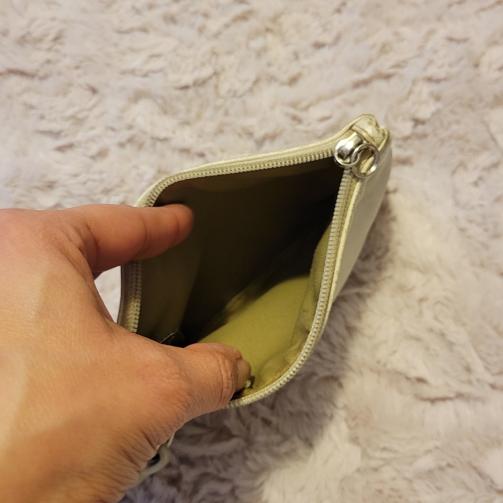 Wristlet - Picture 6 of 6
